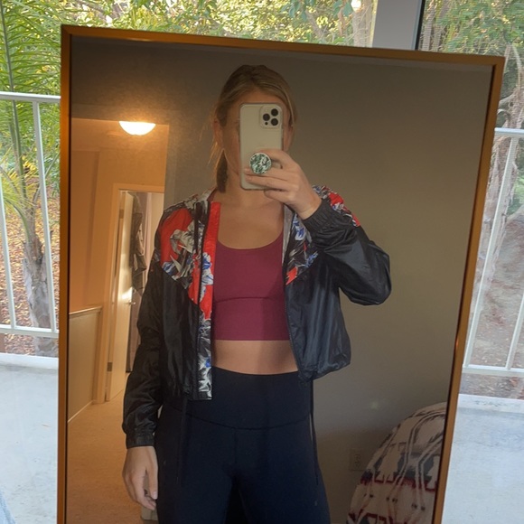 Nike Floral Windrunner - Picture 8 of 8